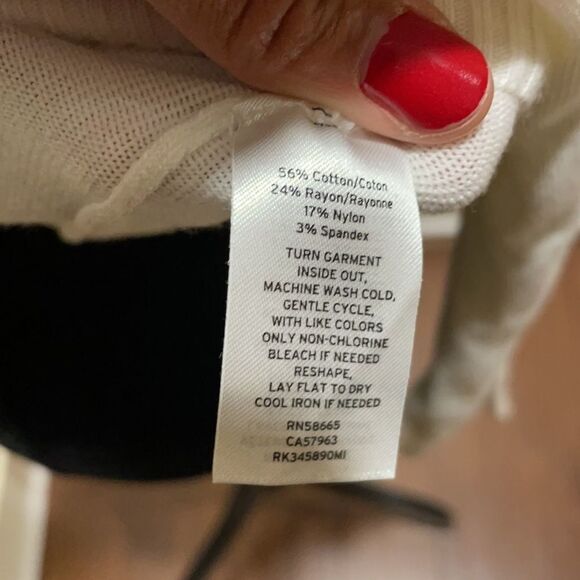 Abound | Women’s V-neck Tunic Sweater - Picture 7 of 8